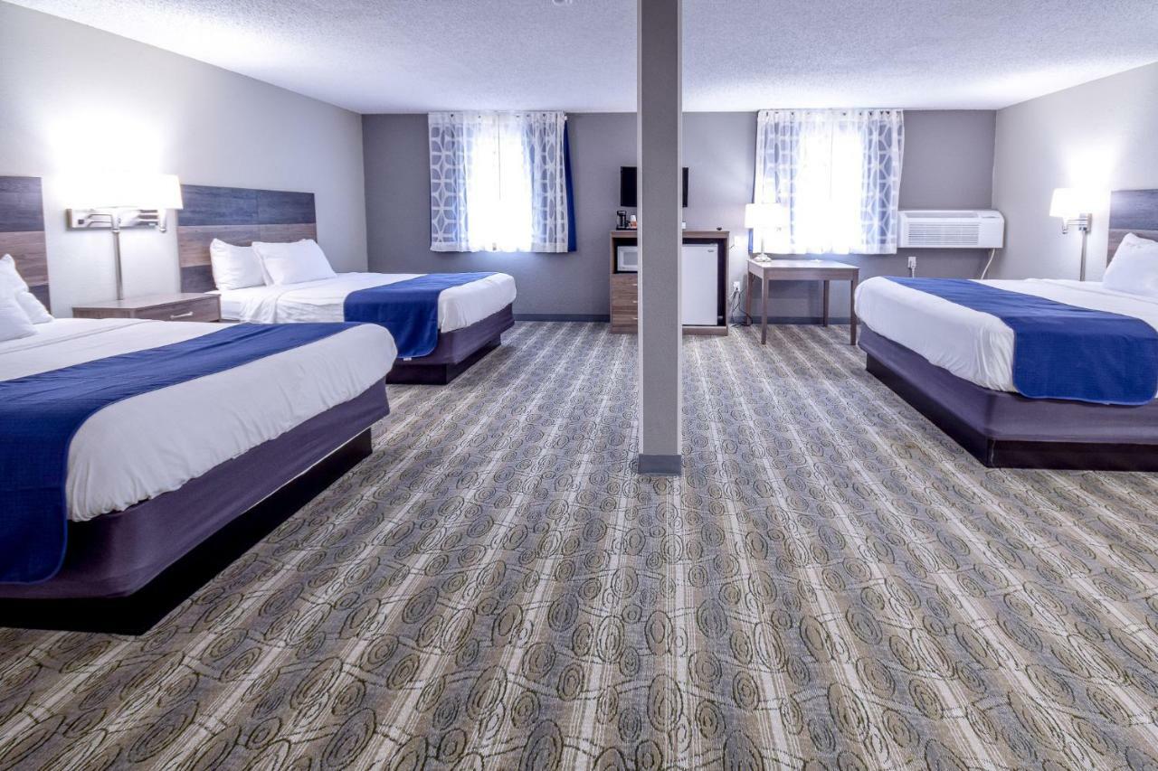 Days Inn & Suites By Wyndham Wisconsin Dells Exterior photo