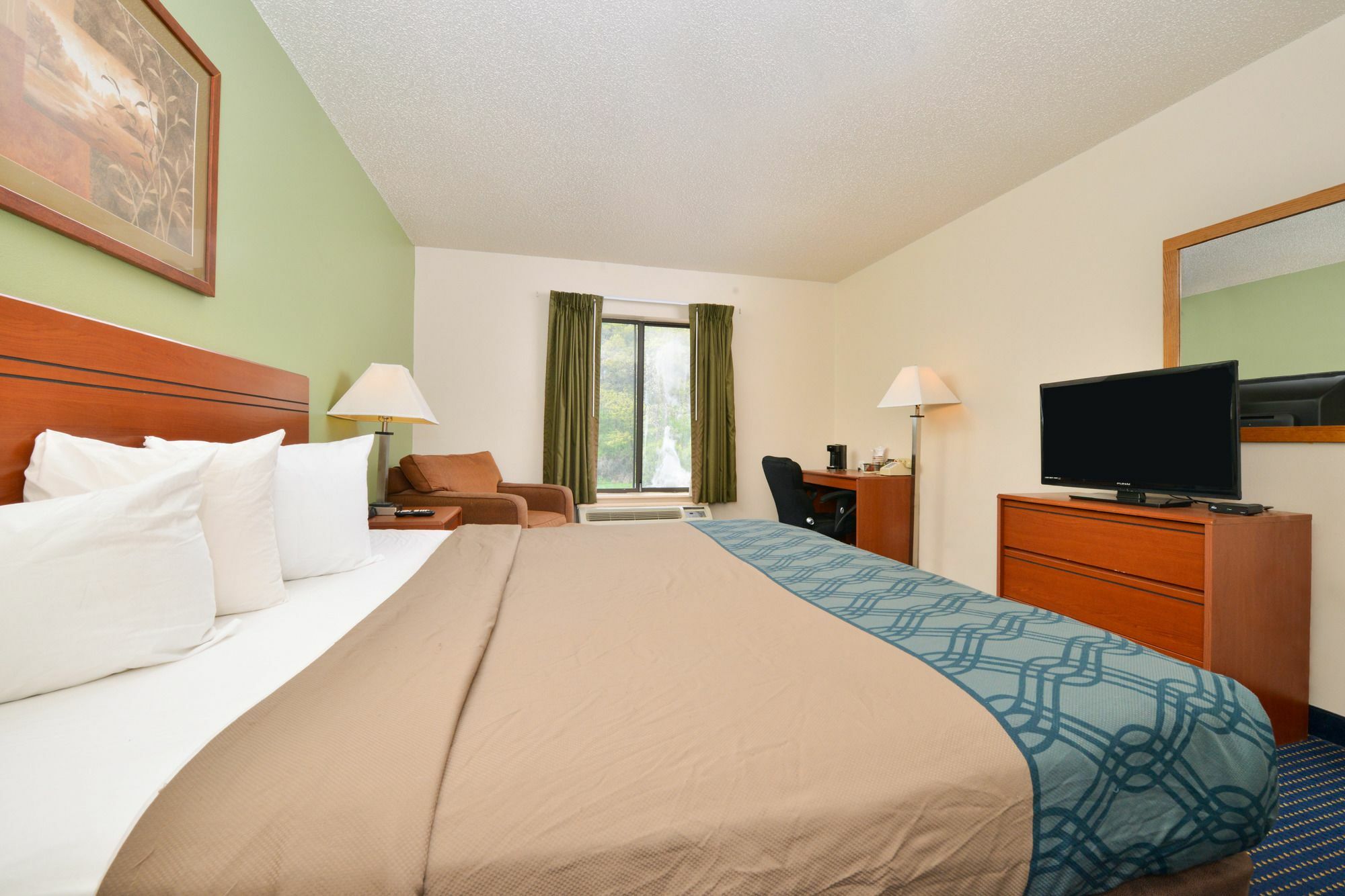 Days Inn & Suites By Wyndham Wisconsin Dells Exterior photo